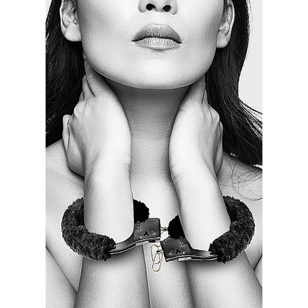 Ouch! Black & White Beginner Pleasure Furry Wrist Cuffs With Quick-Release Button